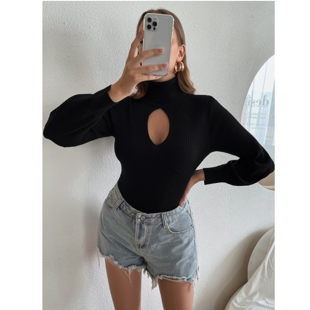 Black Keyhole Rib Knit Turtleneck Sweater Top - Picture 3 of 5